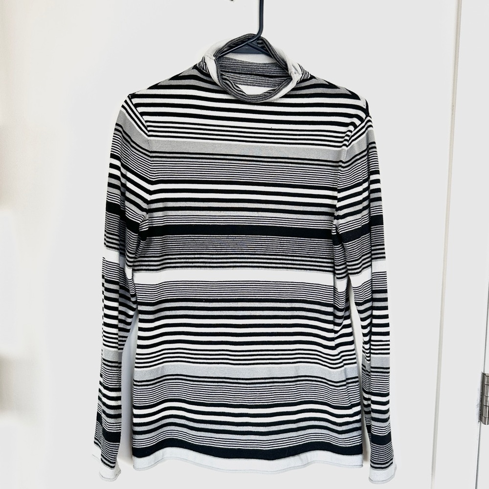 Duluth Trading Company striped turtleneck sweater black grays Women's Medium